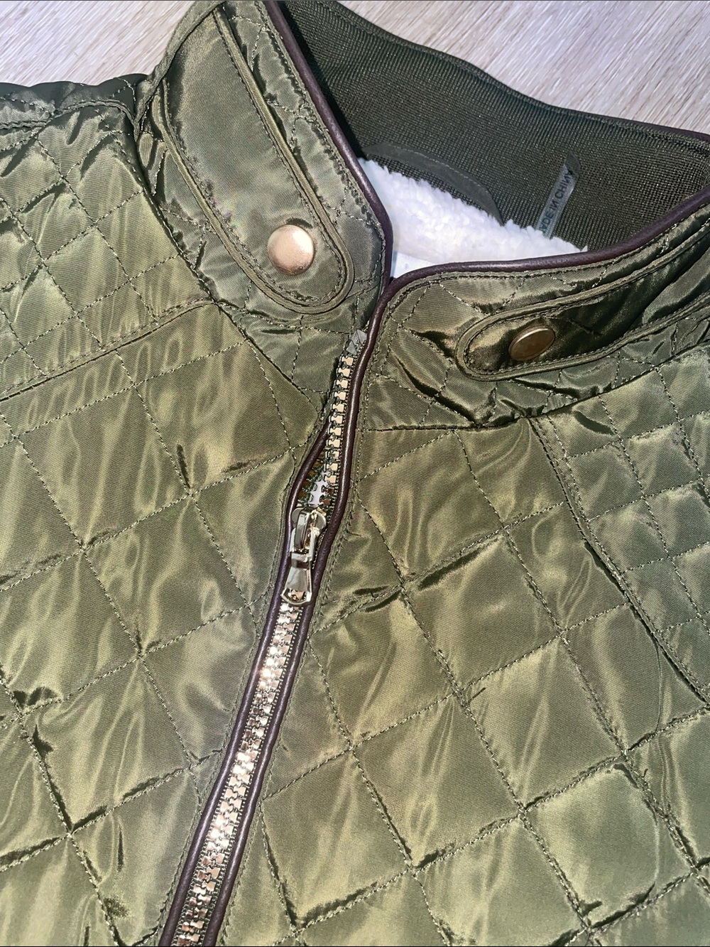Quilted Olive Green Women's Puffer Jacket with Stand Collar - Picture 3 of 12